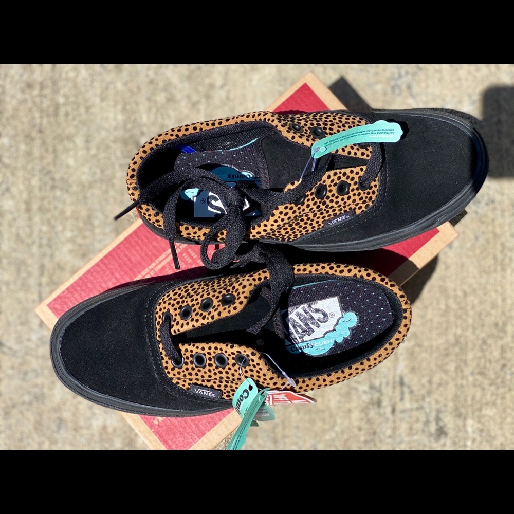 NEW Authentic Vans Shoes - Picture 2 of 4
